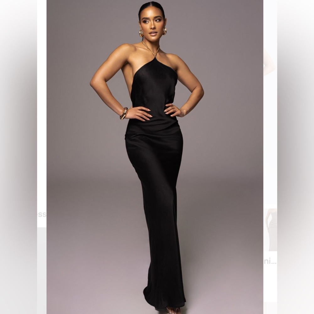 Black Novara Halter Maxi Dress - M. JLUXLABEL